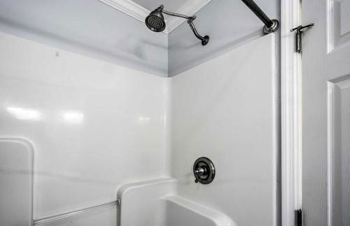 Charming Spring Lake Retreat, 1 Mi to Beach! - Foto 19