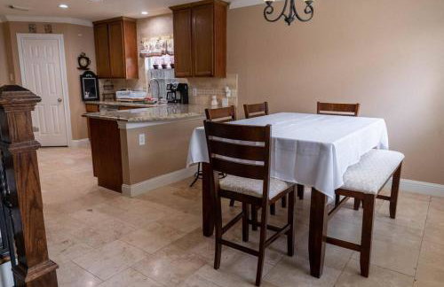 ~~ Big Family Home near 99 / i10 / kid friendly~~ - Foto 11