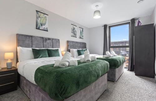 Tropical Suite - 2 Bed 2 Bath City Centre Netflix Games - Exclusive Weekly and Monthly DEALS - Raozee Homes - Foto 17