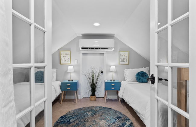 Metropolitan Escape I JZ Vacation Rentals - Photo 6