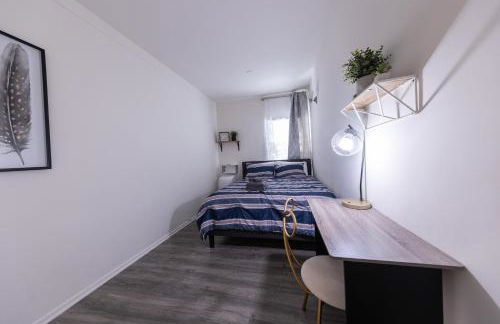 8 Beds Home with 4 Car Parking Space - Near DTLB - Foto 20