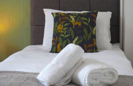 4 Bed - Parking - Close to M4 - Ideal for Work - Foto 12