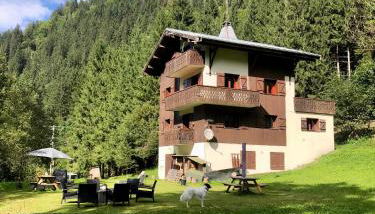 Chalet Rivière du Bon Nant Location de 6 à 14 personnes en Haute Savoie - Foto 2, Garden, Garden view