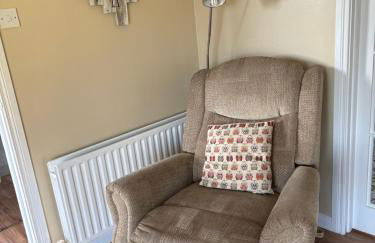 Moneydarragh Cottage with uninterrupted mountain and sea views- Hot tub available for hire at extra cost - Photo 4