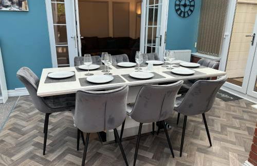 Huge 9 Bed Property Sleeps 17, Near NEC, City Centre, HS2 - Foto 5