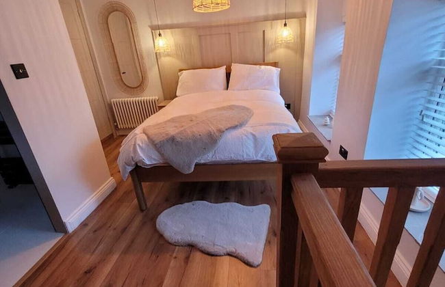 Charming 1-bed Cottage in Brynmenyn - Foto 2