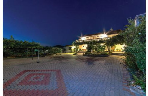 Awesome Apartment In Vrana With Wifi - Foto 15