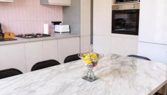 Luxury Victorian 5 bedroom apartment by Lady road apartments - Foto 3, stove