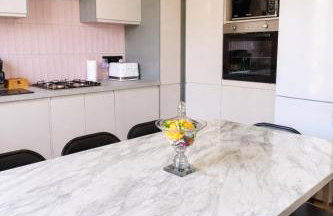 Luxury Victorian 5 bedroom apartment by Lady road apartments - Foto 15