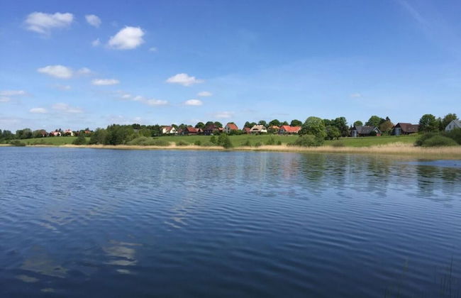 Courtyard View - Manor by the Lake - Photo 4