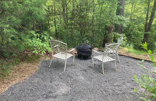 Convenient Cottage-Hot Tub, 4 Minutes to Dahlonega - Foto 6