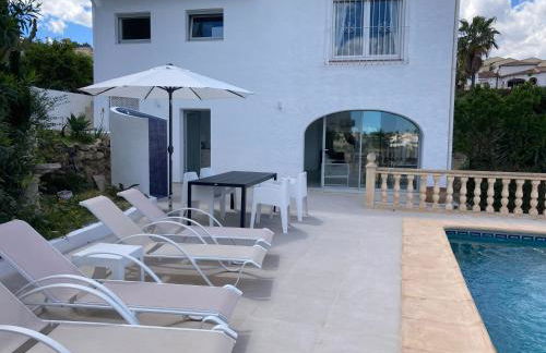 Villa mit privatem Pool 10 Minuten vom Strand mit kostenlosen WiFi - Foto 2