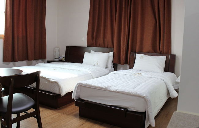 Crystal Residence Hotel - Photo 4