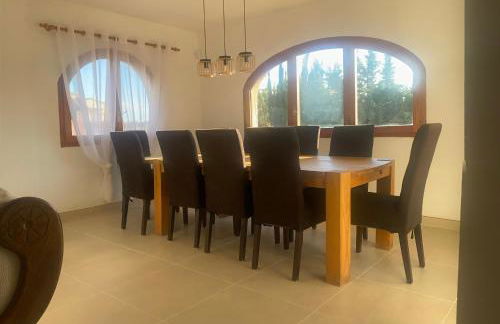 Agradable Villa con piscina y vistas al mar - Photo 34