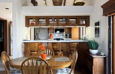 Immaculate Corner Condo with Golf Cart Just Steps to Beach - Foto 13