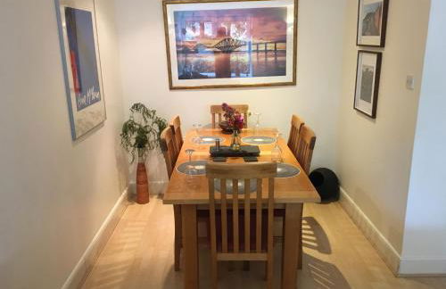 Holyrood Park Apartment - Photo 10