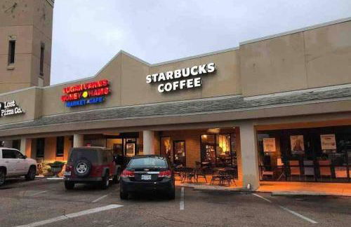 Modern Designer Townhouse 2Br Ideal for Long Stays! - Foto 25