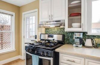 10 Mins To The Big House and Sleeps Up To 10 Guests - Foto 55