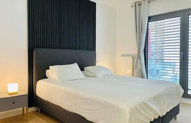 2 Bedrooms Flat in Center with Parking - Photo 2