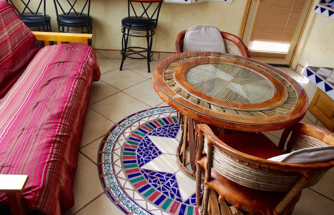 Mid-century Ocean View Apartment - Photo 14