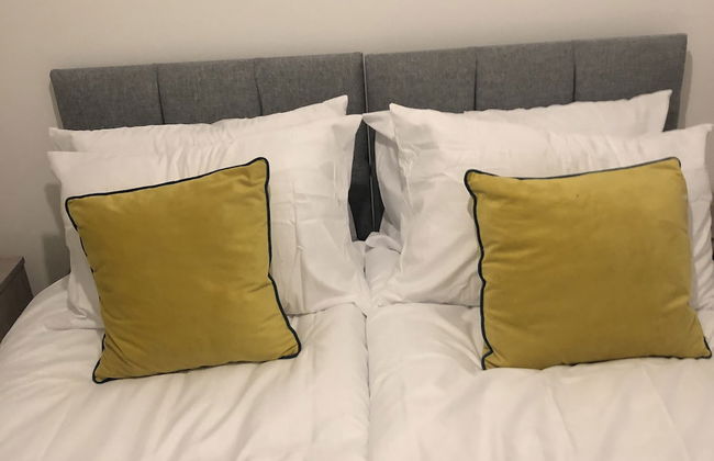 Lovely 3-bed House in Chafford Hundred - Photo 3