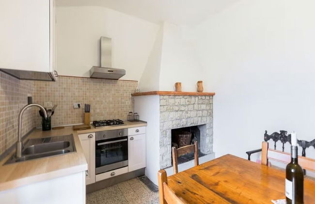 Agriturismo Poggio di Montepescoli - L'aia - Foto 10