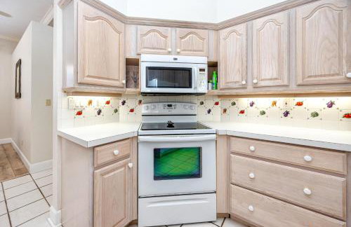 Palm Harbor Paradise - Spacious Home In Quiet Neighborhood with Heated Pool, Billiard Room, Hot Tub - Foto 40