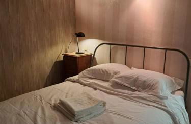 La Maison du Donjon - Gites de 8 personnes, parking privé avec jardin terrasse - Foto 44