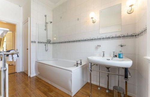 St Michael's - Photo 35