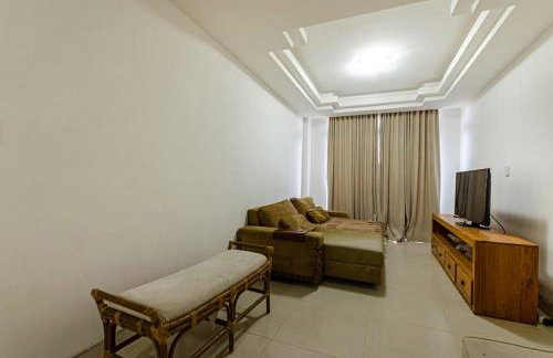 Excelente apartamento no melhor point de Itaúna a 100 m da praia - Foto 4