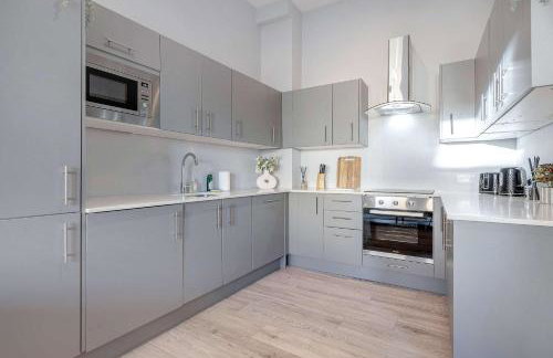 Beautiful 2BR Penthouse Ideal For Families By Charles Richardson ltd Short Term Rentals Couldson - Foto 2