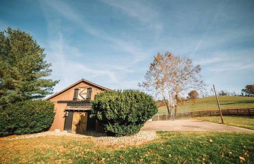 Majestic Home in Hocking wPool Jacuzzi Basketball - Foto 39