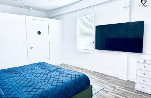 The Stallion #310 - Walk to Museums - Premium Loft with gated parking - Foto 19