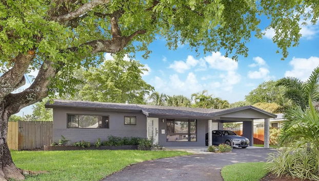 Stylish 4BR 2BA Home w Spacious Backyard in Vibrant Wilton Manors - Foto 5, Habitación