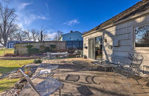 Cozy Kansas City Home with Yard - 9 Mi to Dtwn! - Foto 26