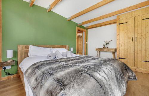 Countryside Cabin on 5 Acres Countryside with Outdoor Firepit, Cinema and converted Stables - Foto 29