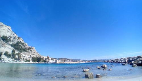 Bas de villa avec jardin piscine clim proche plages calanques - Foto 2