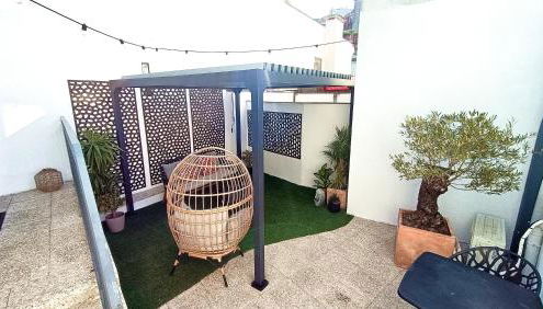 Private Terrace at Flores Street - Photo 4