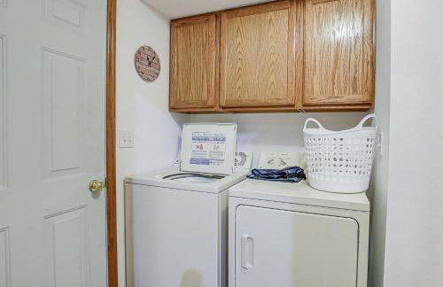 Versatile Castle Rock Lake Home with Fire Pit! - Foto 10