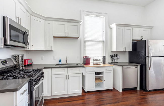 Vibrant Uptown Condos - Foto 13