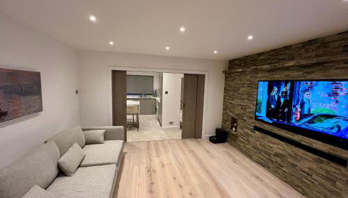 Entire Modern 2- Bedroom Apartment Modern Comfort Near Central London - Foto 4