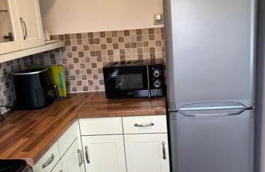 Cozy & Self Contained Garden Bungalow - Foto 5