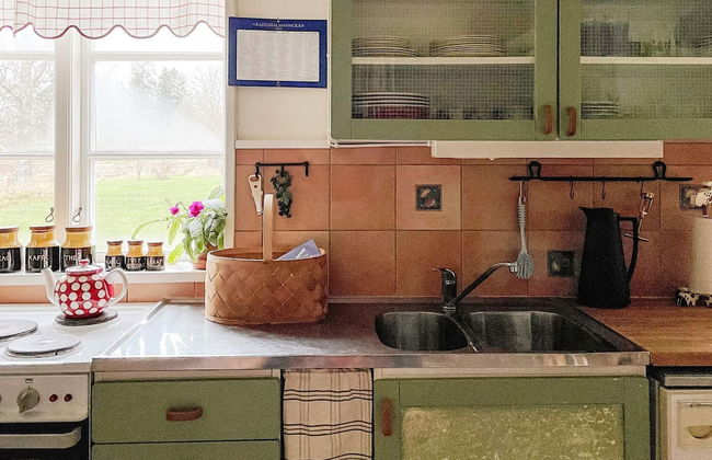 4 Person Holiday Home in Hallstavik - Foto 9