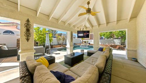 Ultimate Vacation: A Luxurious Oasis with a Pool! - Foto 4