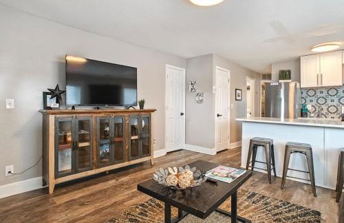 Heart of Westport 1BR - Photo 3