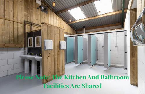 1 Swallows Nest, Camp Tapnell - Photo 2