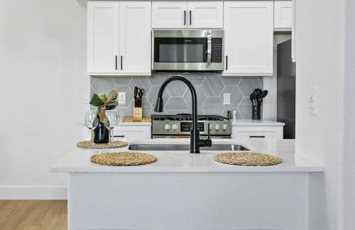 CozySuites Glendale by the stadium with pool 05 - Foto 18