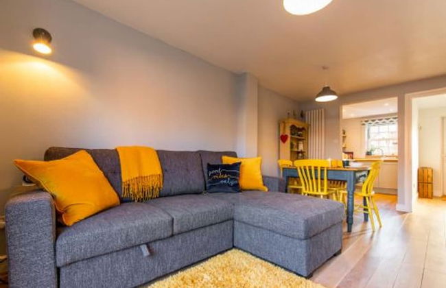 Host Stay The Courtyard - Photo 16