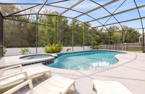 Upstay Home w Pool Hot Tub & Patio - Pet Friendly - Foto 8