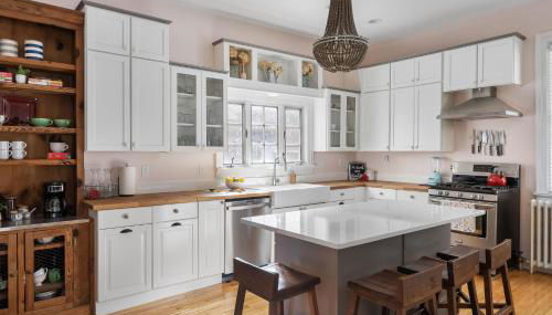 Dubuque's Front Porch, Historic Charmer, Walk Downtown - Foto 3, stove, dishwasher, pet friendly, minibar